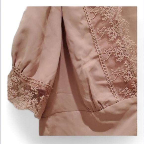 NEW Crop Top with lace detail sz L - Picture 3 of 3